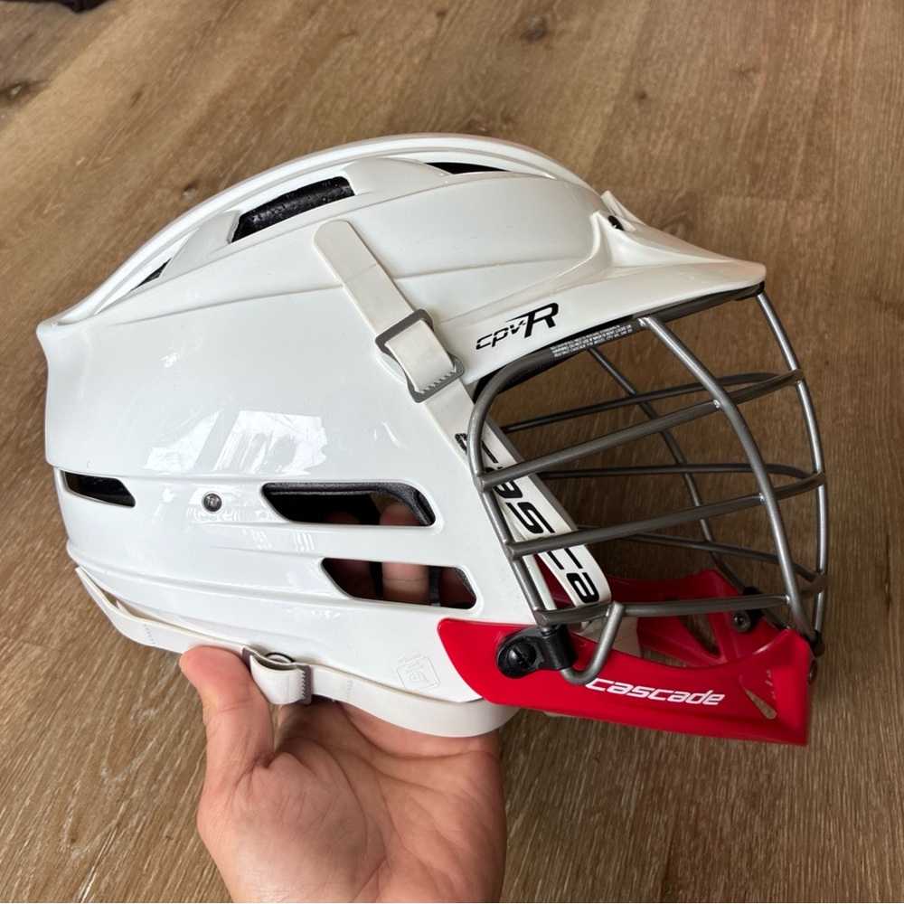 CASCADE CPV-R HELMET SILVER WHITE SCARLET RED SIZE XS

(Worn One Time)

Like New
